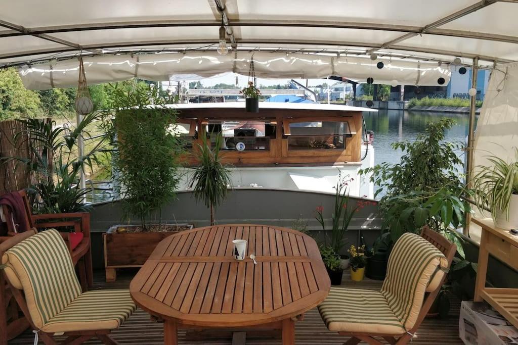 Captain's Cabin: Cosy Flat On A House Boat Straßburg